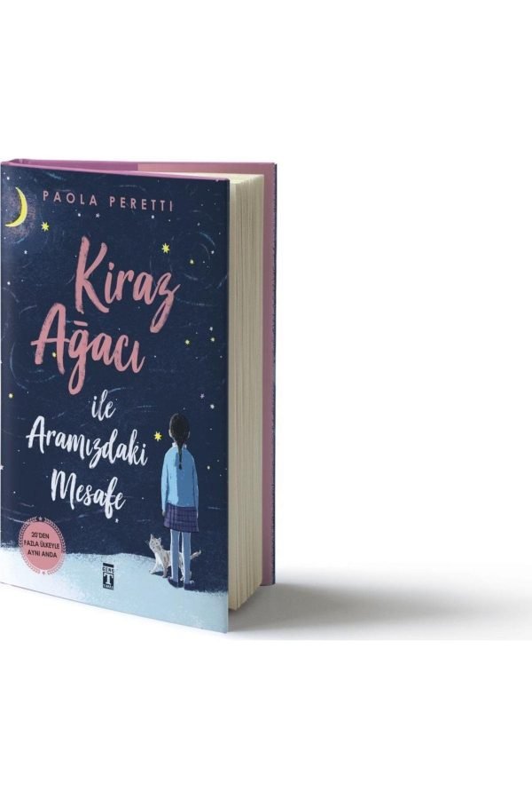 Timaş Genç Paola Peretti Kiraz Ağacı Ile Aramızdaki Mesafe